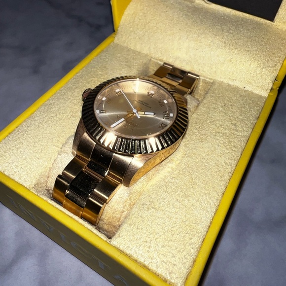 Invicta Gold Watch - Picture 2 of 4